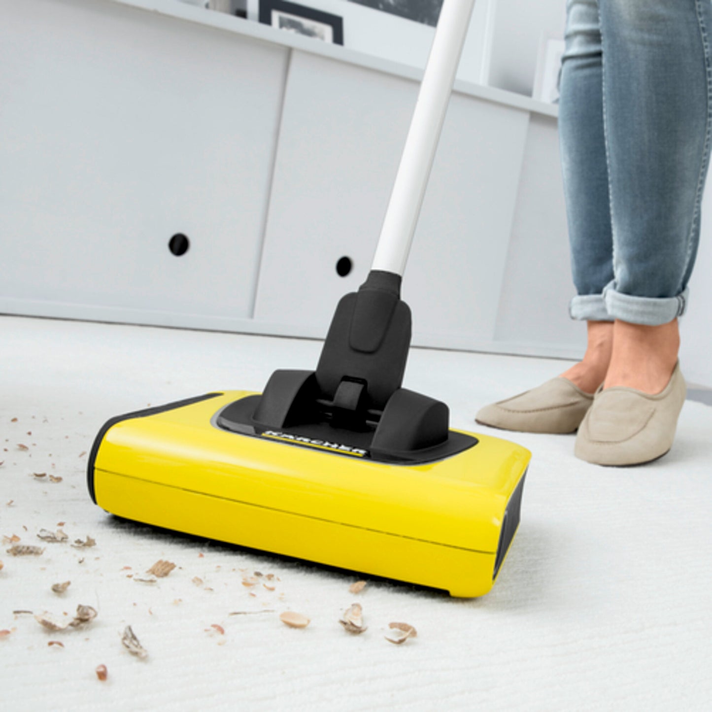 Karcher KB 5 EU Cordless Electric Broom: Powerful, Lightweight, & Easy to Use