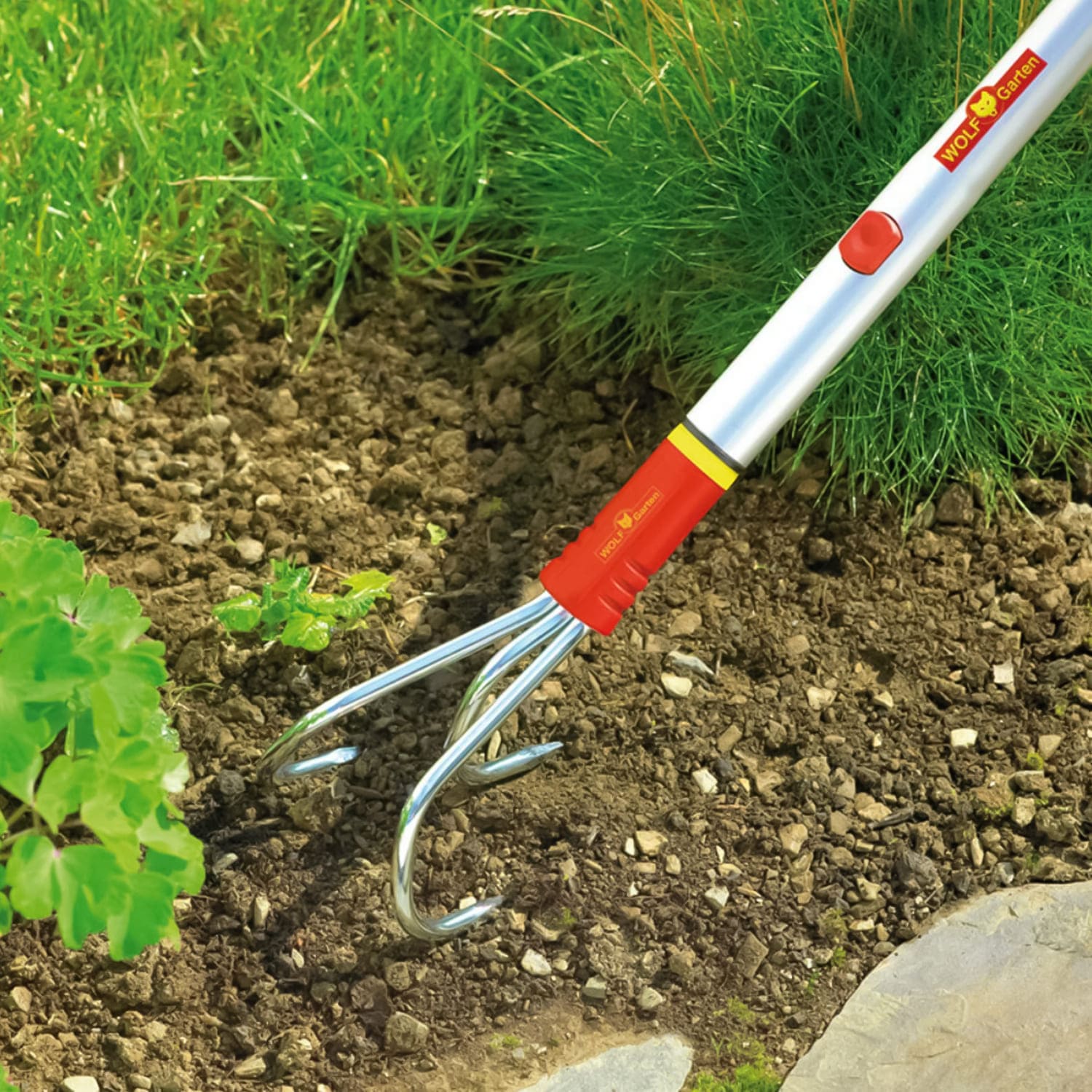 Wolf Garten ZM-A 150 Aluminum Handle: Versatile and Durable for Gardening Tasks - Mischief Green