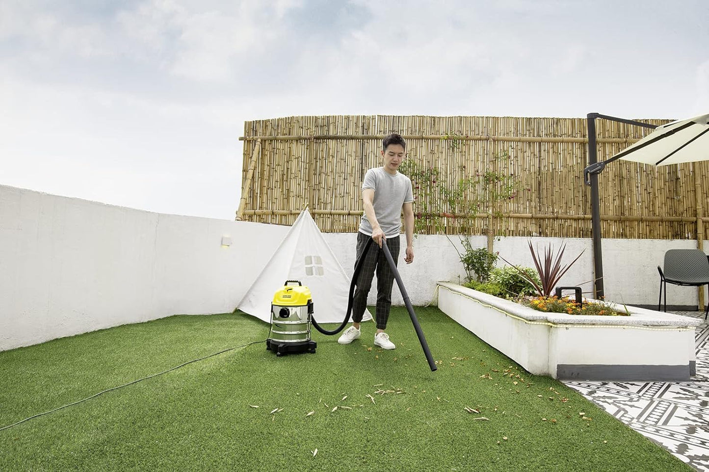 Karcher WD 1s Classic: Powerful, Versatile Wet and Dry Vacuum Cleaner